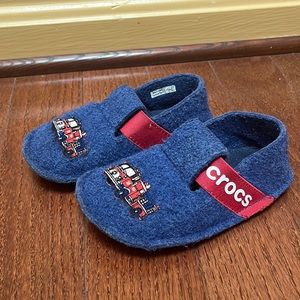 Wool Crocs slippers with fire truck decoration